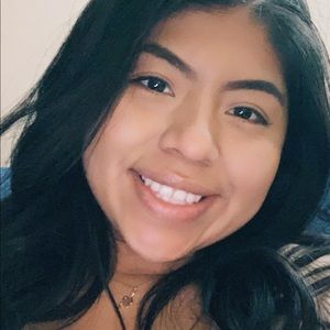 Meet your Posher, Adriana